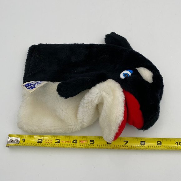 Vintage 1987 SeaWorld Shamu Killer Orca Whale Hand Puppet Plush with Squeaker - Picture 8 of 8